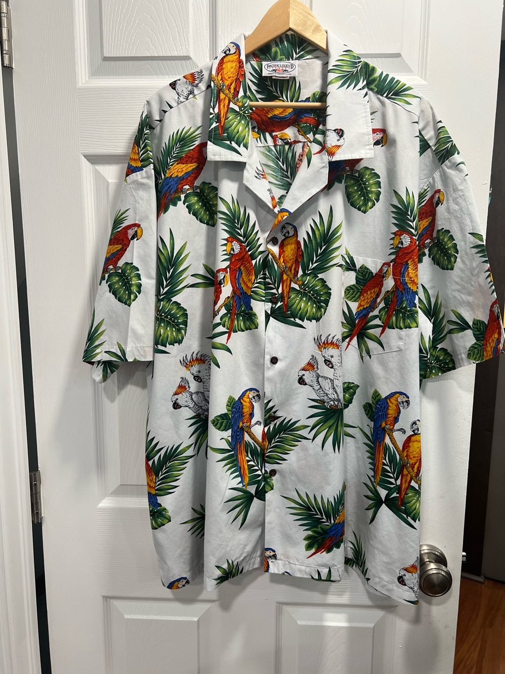 Vintage Hawaiian Men’s Camp Shirt Tropical Parrot Print 4XL